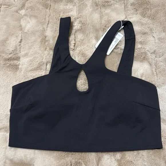SmoothCover Front Cut-Out Yoga Bra - Picture 6 of 9